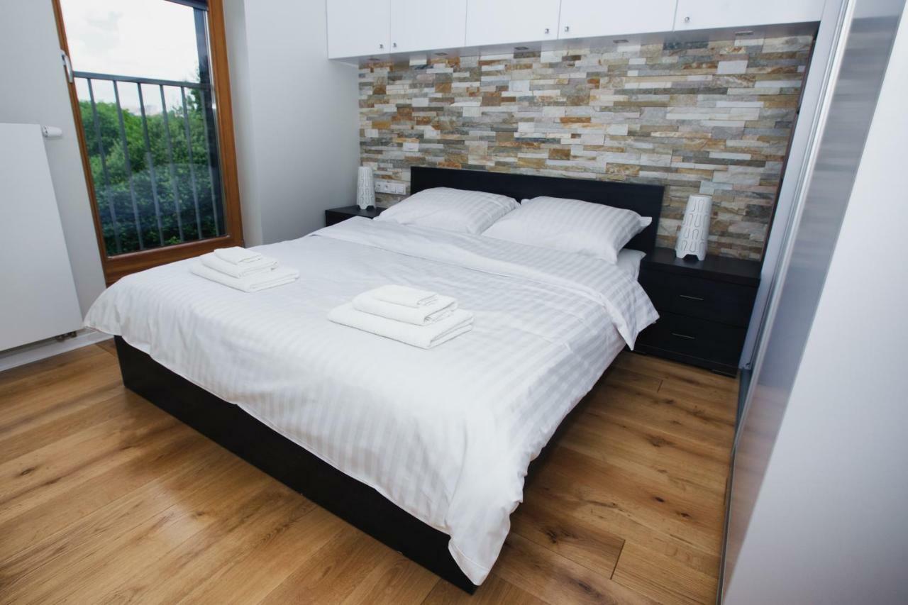 Apartament "Park Lotnikow" Красков Екстериор снимка